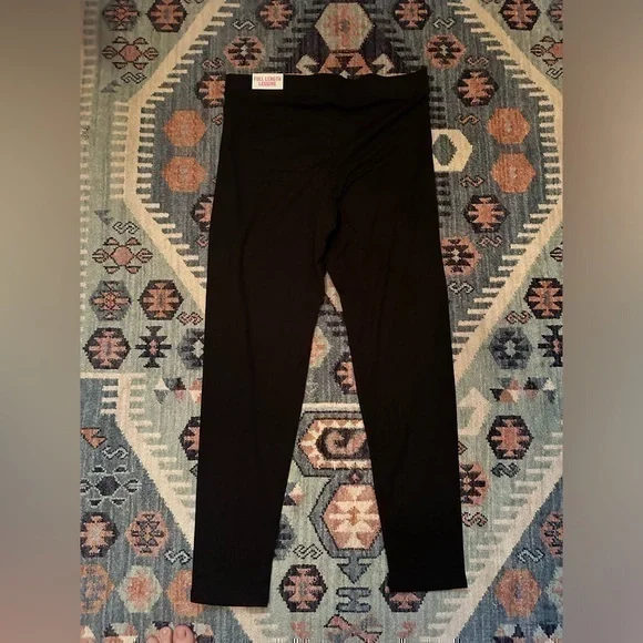 NWT Cotton Pink Victoria’s Secret Black Full Length Leggings - Picture 2 of 7
